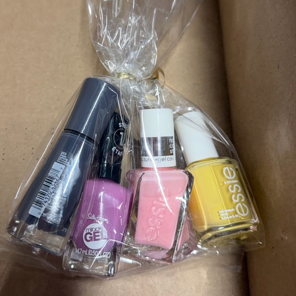 4 nail polishes - various random brands and colors - Picture 3 of 3